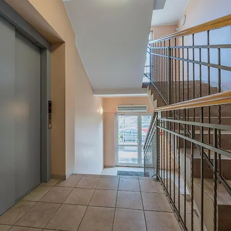 Apartment Z Parkingiem By Oneapartments